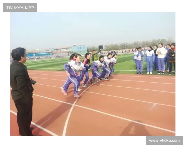克莱断腿后勇敢重返赛场,勇蜜感慨:冠军的心永不言败(克莱去哪了) 克莱断腿后勇敢重返赛场,勇蜜感慨:冠军的心永不言败(克莱去哪了)